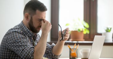 Stire din Sănătate : Keratita herpetică se activează ori de câte ori sistemul imunitar este scăzut