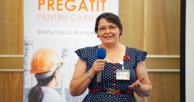 Stire din Interviu : Laura Țiclete, subinginer Rompetrol Rafinare, Petromidia: Școala Rompetrol - Primul pas spre meseria de rafinor