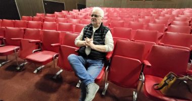 Premieră la Teatrul "Căluțul de Mare". Omul de zăpadă urcă din stradă pe scenă - 2