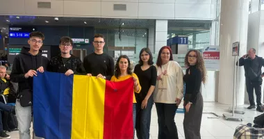 Stire din Cultură-Educație : Erasmus+ schimbă mentalități! Liceeni din Năvodari, lecție practică de ecologie marină, în Italia