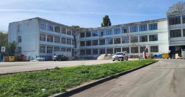 Scapă profesorii și elevii de frigul din clase? Liceul Teoretic "Decebal", reabilitat după 53 de ani - 5