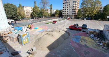 Scapă profesorii și elevii de frigul din clase? Liceul Teoretic "Decebal", reabilitat după 53 de ani - 2
