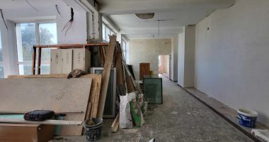 Scapă profesorii și elevii de frigul din clase? Liceul Teoretic "Decebal", reabilitat după 53 de ani - 9