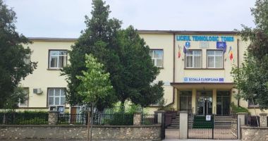 Stire din Cultură-Educație : Liceele tehnologice constănțene își scot la licitație sălile de curs. Iată cu ce prețuri