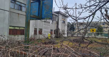 Conflict la Liceul „Gh. Duca” Constanța. Porți încuiate, acces blocat pentru locatari - 3