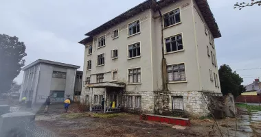 Conflict la Liceul „Gh. Duca” Constanța. Porți încuiate, acces blocat pentru locatari - 4