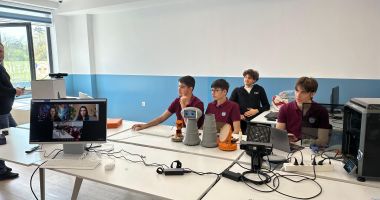 Stire din Cultură-Educație : Revoluționar proiect teatral, cu roboți, realizat de elevii constănțeni ai Liceului Internațional de Informatică