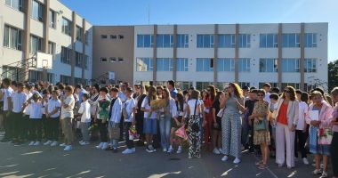 Ferice de beneficiari! Liceul "Traian", renovat din temelii - 2