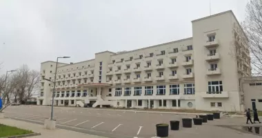 Stire din Economie : A treia oară poate este cu noroc! Hotelul Rex, scos din nou la vânzare