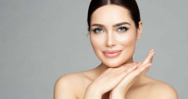 Stire din Sănătate : Liftingul facial nu opreşte procesul de îmbătrânire, ci oferă o înfăţişare mult întinerită