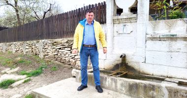 Stire din Politică-Administrație : Primarul din Lipniţa, Florin Nicolae Dinu, despre proiectele şi viaţa din localitatea aflată la 100 km de Constanţa
