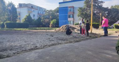 Locuri de joacă transformate în șantiere! "Se mișcă cu viteza melcului, ca în tot orașul!" - 2