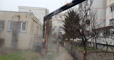 Stire din Social : Locuitorii din zona Trocadero se tem pentru viaţa lor. „Se vor produce infiltrații mari la fundația blocului”