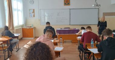 Bătaie pe locurile rămase în licee! Patru candidați pe un loc la zi, în a doua etapă a admiterii - 2