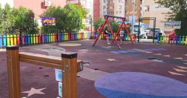 Unii construiesc, alţii prăpădesc! Locurile de joacă, ţinta celor lipsiţi de bun simţ - 2