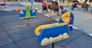 Ţara Piticilor din Parcul Tăbăcărie, şubrezită de trecerea timpului. "Copiii au ieşit de acolo plângând" - 6