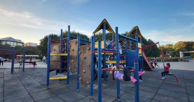 Ţara Piticilor din Parcul Tăbăcărie, şubrezită de trecerea timpului. "Copiii au ieşit de acolo plângând" - 3