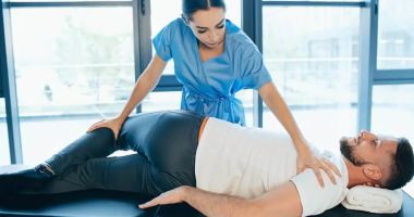 Stire din Sănătate : Problema de sănătate care distruge echilibrul a milioane de persoane: lombosciatica