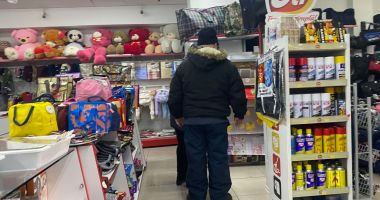Dependenți de produse ieftine? Închiderea unui magazin chinezesc a stârnit revoltă, la Constanța - 3