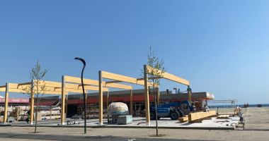 Dacă în Mamaia încă se șurubărește, Satul de Vacanță e pregătit pentru marea invazie de 1 Mai - 2