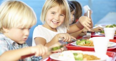 Stire din Cultură-Educație : Școlile constănțene așteaptă răspuns privind proiectul "Masa Caldă". Normele de aplicare au fost aprobate