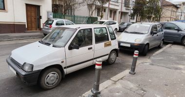 Vehicul abandonat sau răzbunare a vecinilor? O nouă tehnică prin care se încearcă eliberarea parcărilor - 2