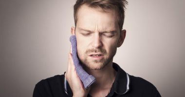 Stire din Sănătate : Ce puteţi face pentru ameliorarea durerilor de maxilar