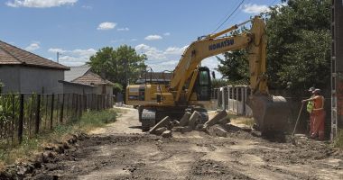 Stire din Politică-Administrație : Primarul Medgidiei le bate obrazul vandalilor. ”În loc să construim ceva bun, reparăm ce aţi stricat voi”