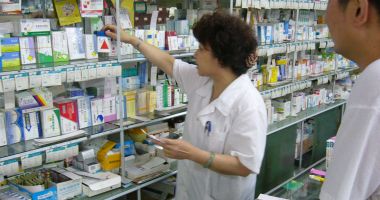Criza medicamentelor adânceşte disperarea bolnavilor. "Suntem epuizaţi ca să facem zilnic ture prin oraş" - 2