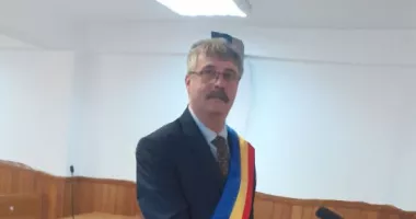 Stire din Politică-Administrație : Schimbări pentru locuitorii din comuna Mereni. Cabinet medical, farmacie și drumuri asfaltate