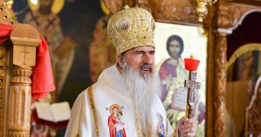 Stire din Cultură-Educație : IPS Teodosie: "În noul an să lucrăm mai intens pentru sufletele noastre"