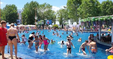 Prezent la malul mării, ministrul Turismului e supărat pe operatorii din Năvodari. "Organizare ca-n spatele curții!" - 3