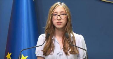 Greva din învățământ îi dezbină pe liderii elevilor. Ariana Dudună îi cere Mirunei Croitoru "să-și revizuiască declarațiile" - 3
