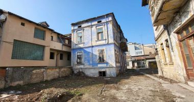 Stire din Social : Jalea unui monument istoric din centrul Constanței, devenit casă pentru șobolani