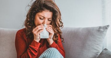 Stire din Sănătate : Vă curge apă din nas? Care sunt cauzele acestei probleme