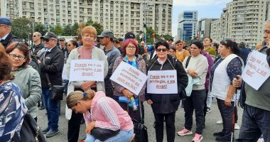 Nevăzătorii au ieșit în stradă, pentru că nu vor mila nimănui. "Am muncit, iar acum ne-aţi umilit" - 3