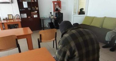 Vieți salvate de ger și foamete, care trăiesc din pomană. ”Le spunem mereu ce să facă, dar degeaba!” - 2