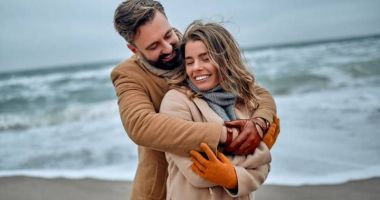 Stire din Social : "Boom" comercial la orizont! Escrocii profită de naivitatea îndrăgostiților, cu țepe de Valentine’s Day