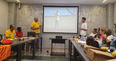 Stire din Sport : Programul Naţional "Redescoperă Oina" ia amploare la Constanţa