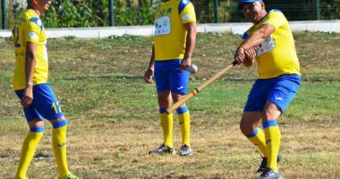 Stire din Sport : Spectacol total făcut de bravii jucători! Cupa României la Oină se desfăşoară la Cumpăna