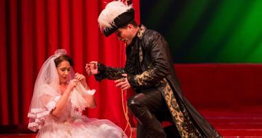 Stire din Cultură-Educație : Capodopere ale repertoriului internațional, pe scena Teatrului ”Oleg Danovski” în acest weekend
