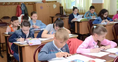 Stire din Cultură-Educație : Elevi talentați, pregătiți-vă! Care este calendarul olimpiadelor școlare din acest an