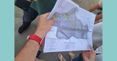 Locuitorii din Palazu Mare și-au strigat supărarea în stradă: "Nu avem parcuri, dar se ridică blocuri!" - 7