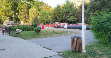 Parcul de la Gară arată ca după bombardamente! Slalom printre ţevi, gropi şi şantiere în lucru - 3