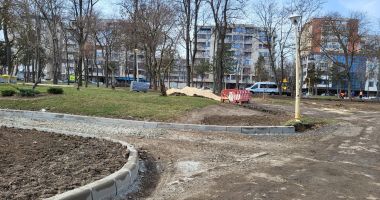 Prăbușit pe alocuri și nesemnalizat, malul lacului Tăbăcărie riscă să facă victime - 5