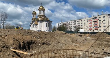 Cititorii sesizează, ”Cuget Liber” consemnează. Parcul de la Galeriile Soveja arată bine pe panou - 2