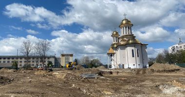 Cititorii sesizează, ”Cuget Liber” consemnează. Parcul de la Galeriile Soveja arată bine pe panou - 3
