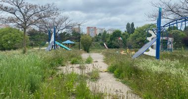 Țarc versus parc! Rămași fără Țara Piticilor, copiii constănțeni se bat pe leagănele dintre blocuri - 5