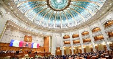 Stire din Politică-Administrație : A venit rândul alegătorilor! Unde-i găsiți pe parlamentarii constănțeni, pentru audiențe
