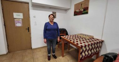 Singură pe lume! "Mi-ar plăcea să am și eu un brad pe care să-l împodobesc de Crăciun" - 2
